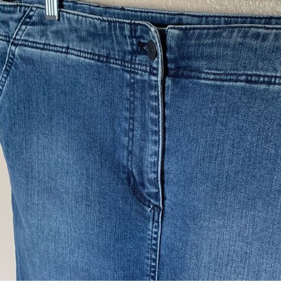 Talbots Blue Denim Mini Jean Skirt with Button and Zip Closure Size 8 - Picture 4 of 8